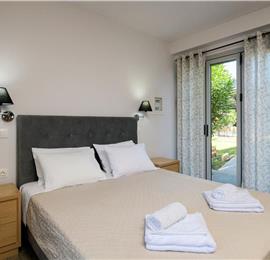 4 bedroom villa with pool, Chalikounas, sleeps 8